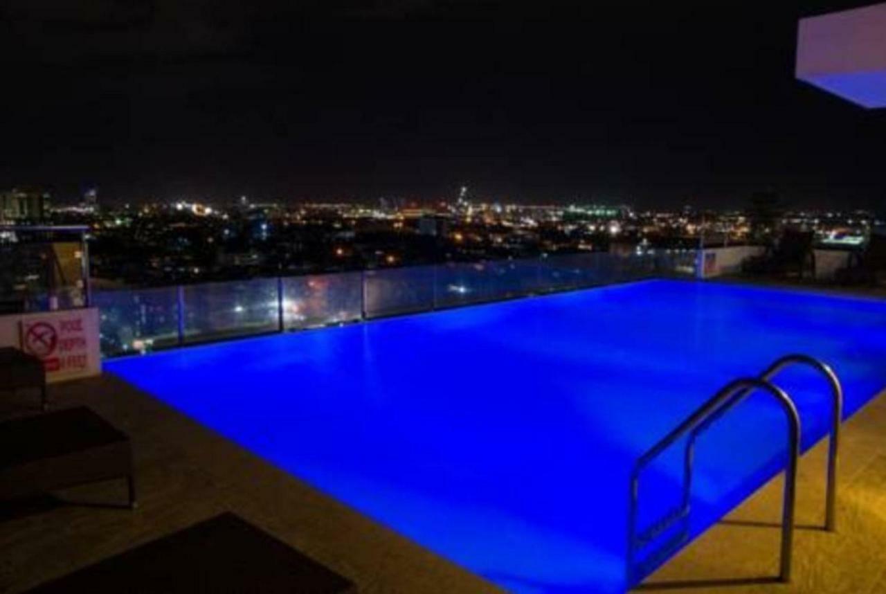 Mabolo Garden Flat A1 Rooftop Pool Near Ayala Mall Daire Cebu Dış mekan fotoğraf