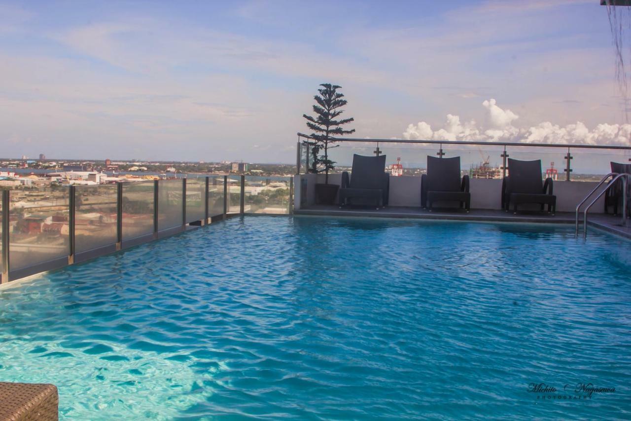 Mabolo Garden Flat A1 Rooftop Pool Near Ayala Mall Daire Cebu Dış mekan fotoğraf